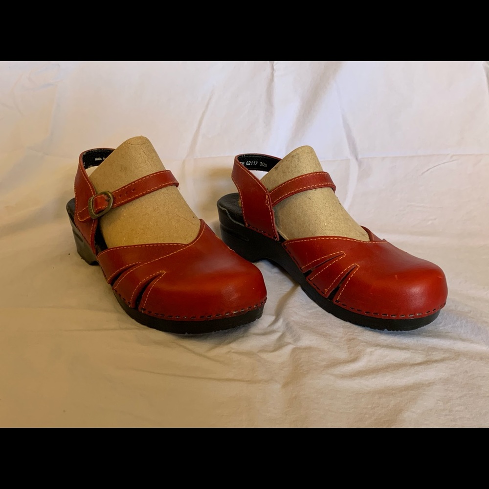 Dansko “Mary Jane” sandals, Red, size 10